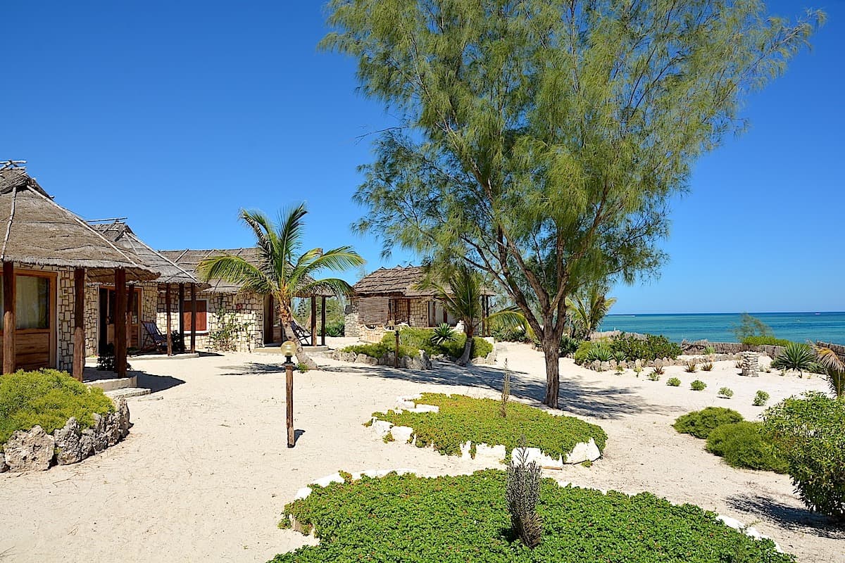 detours madagascar andavadoaka laguna blu bungalows